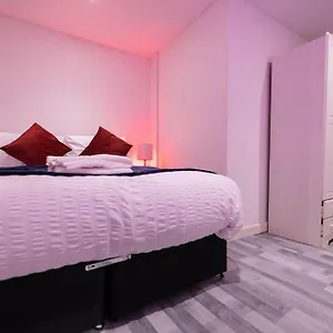  Apartment 1 Bedroom-sofabed-worktable-4-wifi-parking United Kingdom