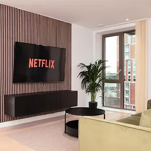  Apartment Charming 1br In United Kingdom